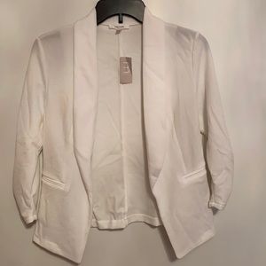 Maurices xsmall 3/4 sleeve white blazer. NWT!